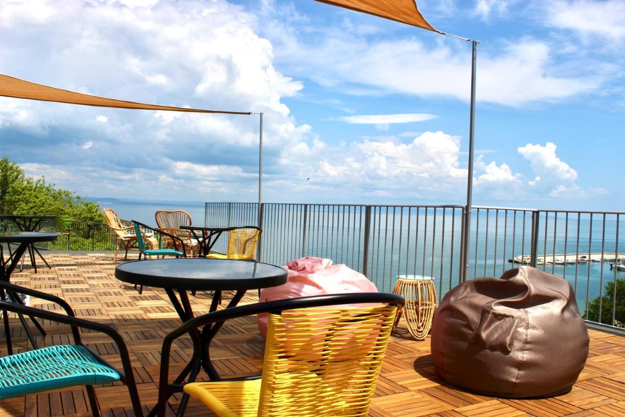 Sunset Art Beach Front Hotell Tjernomorets Exteriör bild