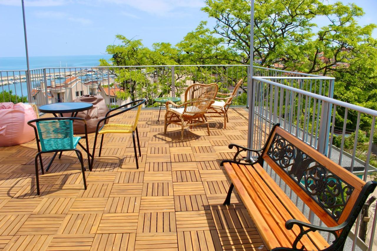 Sunset Art Beach Front Hotell Tjernomorets Exteriör bild